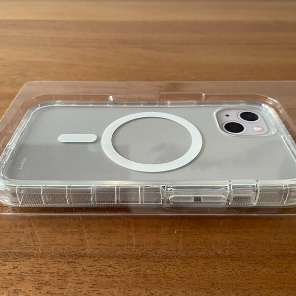 NIB, NEW Protect ONN. MagSafe Compatible Rugged Phone Case for iPhone 13 “Clear” - Picture 5 of 12